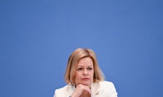 Германия се обедини около нови опростени правила за прием на руснаци