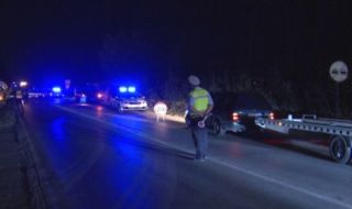 Катастрофа с двама ранени блокира движението на магистрала "Тракия"
