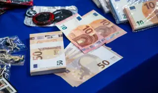 С 56 пъти е нараснала заплатата на генералните директори спрямо служителите