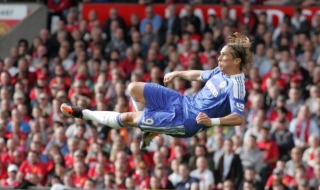 Торес с атрактивна ножица, Челси бие