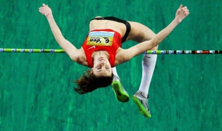 Чичерова стана първа за сезона по скок на височина