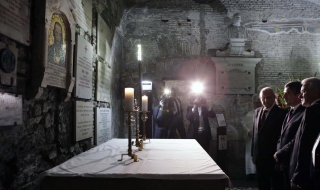 Плевнелиев се поклони пред гроба на свети Кирил в Рим