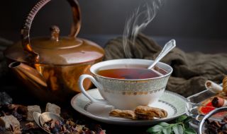 Черният чай: по-здравословната алтернатива на кафето