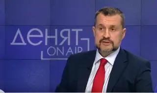 Калоян Методиев: Президентът си е изпускал няколко пъти нервите по отношение на това, че иска пари