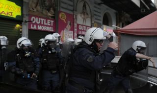 Напрежението от дългата карантина в Гърция изби