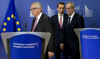ЕК: Юнкер няма да подава оставка
