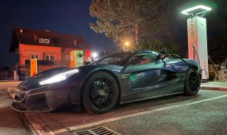 Собственикът на Rimac показа как зарежда своята Nevera