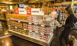 Скачат цените на цигарите зад Океана