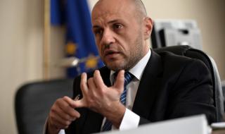 Томислав Дончев: Не ме вкарвайте в интрига коя фабрика на кого е!