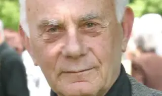 На 98 години почина поетът Найден Вълчев - автор на "Една българска роза"