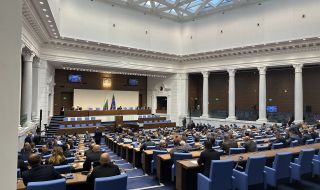 Трима нови депутати се заклеха в Народното събрание