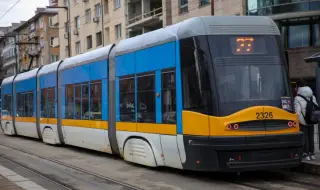 Протест на служителите блокира градския транспорт в столицата, метрото работи