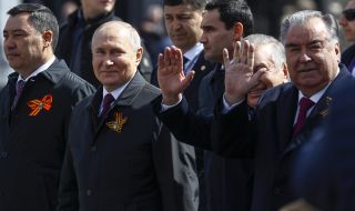 На военния парад в Москва Путин е бил заменен от двойник
