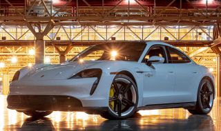 Porsche Taycan счупи рекорда за скорост в затворено помещение (ВИДЕО)