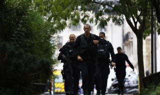 Двама арестувани след атаката в Париж