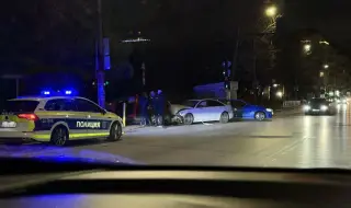 Две коли се сблъскаха в столичния кв. „Дианабад“ ВИДЕО