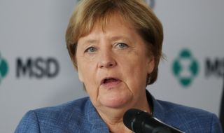 Меркел ще гласува по пощата
