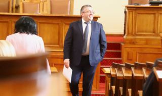 Николай Нанков: Забавлявам се с политическите заклинания на новата “великолепна тройка”