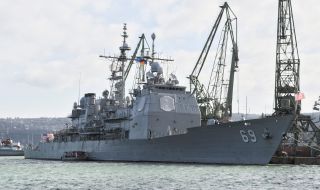 САЩ отрекоха твърденията на китайската армия, че е прогонила американски военен кораб