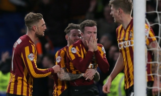 Третодивизионният Брадфорд шокира Челси за ФА Къп след сензационен обрат