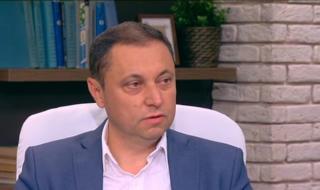 Яне Янев: Аз извадих апартаментите на Цветанов