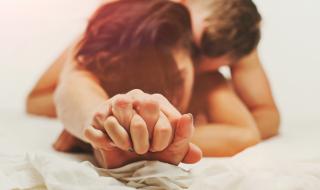 Британците правят все по-малко секс