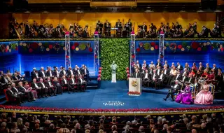 Шведският крал връчи годишните Нобелови награди в пет области ВИДЕО