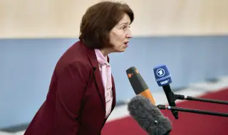 Президентката на Северна Македония отправи остри нападки срещу България в годишното си обръщение