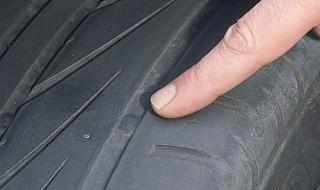 5 сериозни неизправности в автомобила, които могат да бъдат идентифицирани по износването на гумите