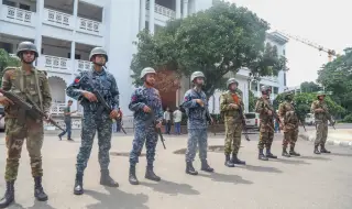 Двама души загинаха при сблъсъци между протестиращи и военни