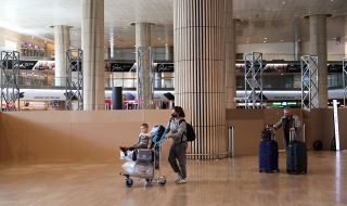 Под блокада! Половината от изходящите полети от израелското летище "Бен Гурион" са отменени