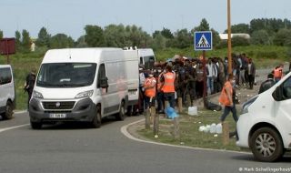 "Тук не уважават чернокожите": бежанците в Кале не искат да останат във Франция
