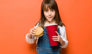 Кои храни могат да бъдат смъртоносно опасни за децата?