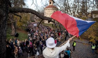 Предлагат референдум за излизането на Чехия от ЕС