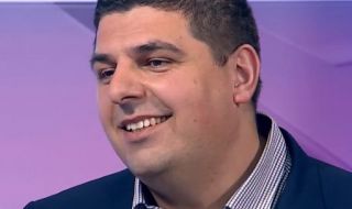 Мирчев за Слави Трифонов: Липсва само обещанието за 800-те дни и сладкарниците "Лучано"