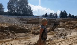 Мая Манолова: Строят 25-етажна сграда без разрешително в Студентски град (СНИМКИ + ВИДЕО)