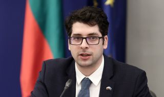 Атанас Пеканов: България няма независима парична политика, решенията се взимат във Франкфурт