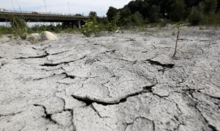 Франция въвежда безпрецедентни ограничения на потреблението на вода