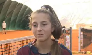 Нидерландка затрудни Росица Денчева, но българката продължава напред в Лопота 