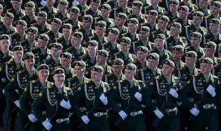 Половината армия на Русия е ликвидирана в Украйна, каза американски адмирал