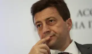 Петър Андронов: Влизането в еврозоната не трябва да се възприема като Алиса в страната на чудесата за нас