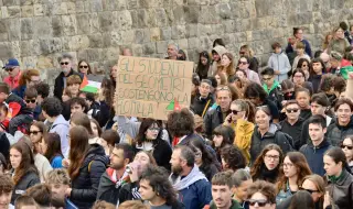 Хиляди излизат на протести в Европа и по света срещу спирането на хуманитарната флотилия за Газа