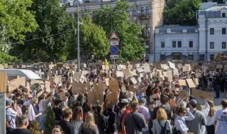 Трети ден протести в Украйна: Искат оставката на Сирски