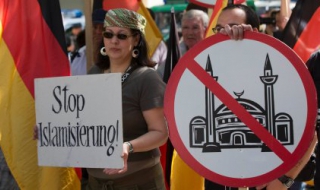 Експерти: Необходими са още много усилия за равенство на исляма в Германия