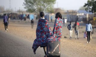 "Монд": Военните фракции в Судан сключиха споразумение само за спазване на хуманитарните правила, а не за примирие и прекратяване на огъня