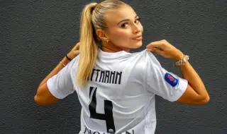 Безпрецедентен скандал разтърси футбола: снимали състезателки голи под душа години наред