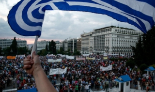 Гръцките банки остават затворени за седмица
