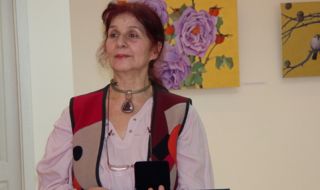 Знаменитата поетеса, преводачка и публицистка Надя Попова навърши 70 години