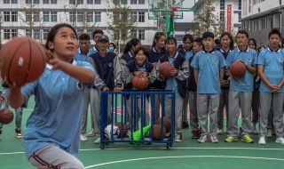 Китай забранява телефоните в училище