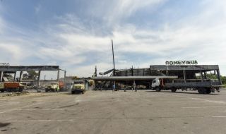 Русия удари украинския град Кременчук навръх годишнината от смъртоносната атака там